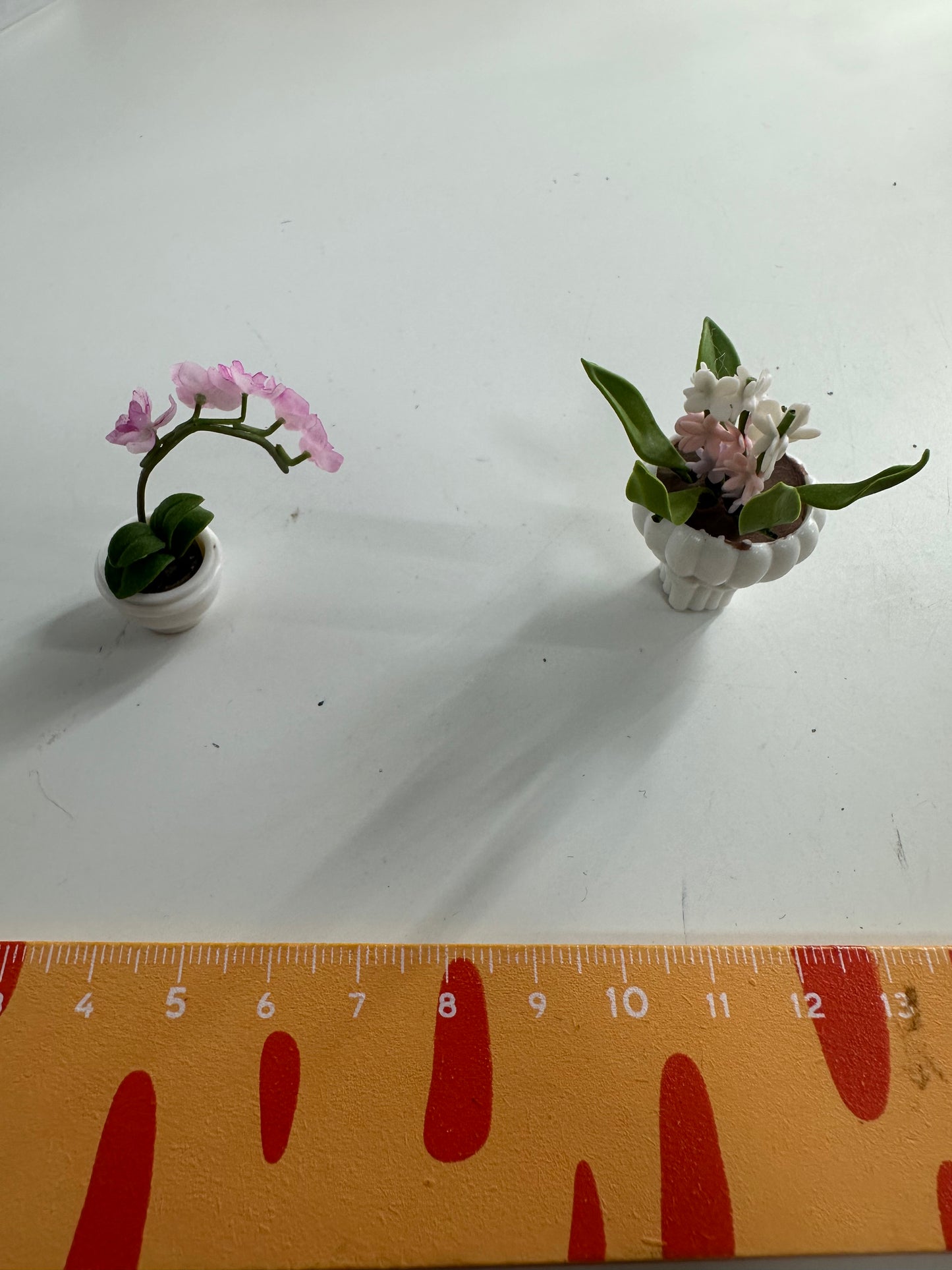 Lily minis-dollhouse  Garden flower pots and planters