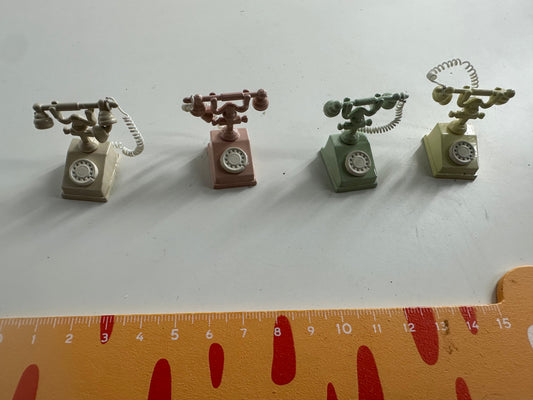 Lily minis-dollhouse Retro metal telephone 1pcs Random style