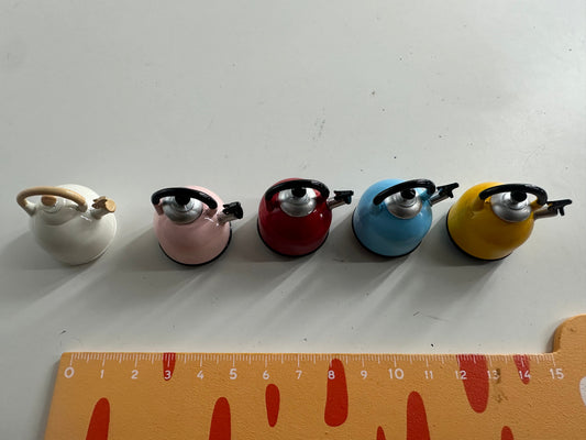 Lily minis-dollhouse  Metal water kettle 1pcs Random style