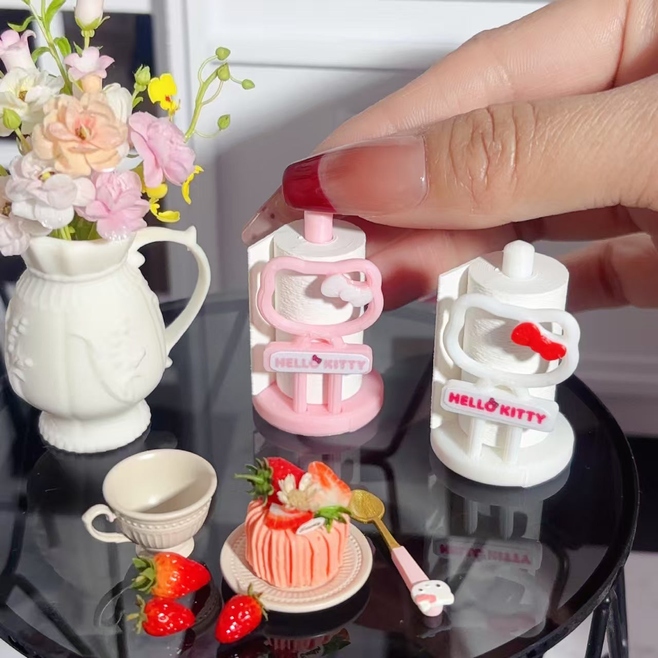Lily minis-dollhouse miniature HK tissue holder
