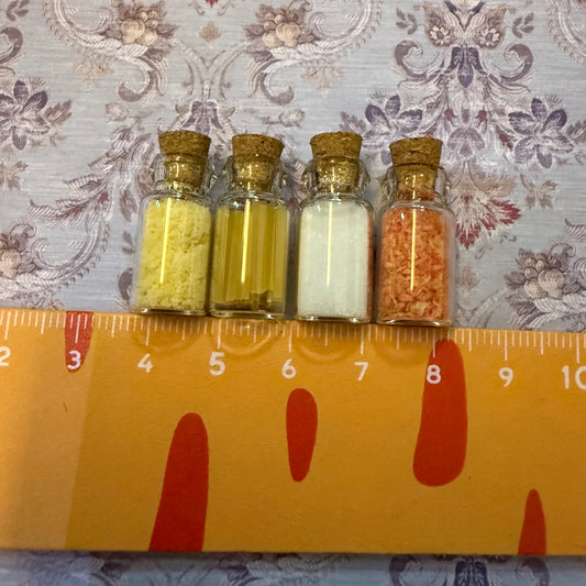 Lily minis-dollhouse miniature pasta sets 4 bottles