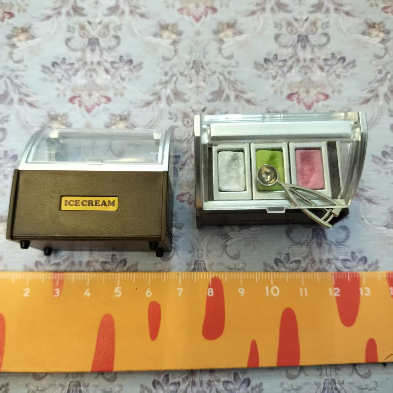 Lily minis Miniature Ice Cream Maker for Dollhouse