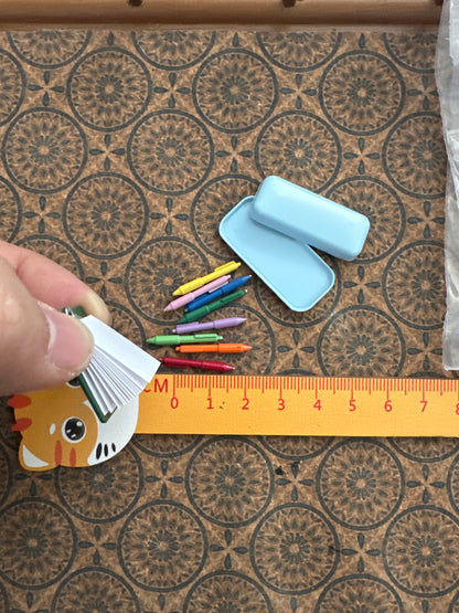 Lily minis-dollhouse miniature Metal pen set