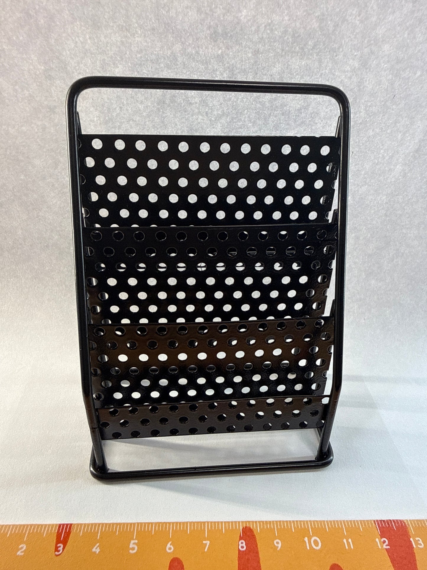 Lily minis-dollhouse Iron newspaper stand