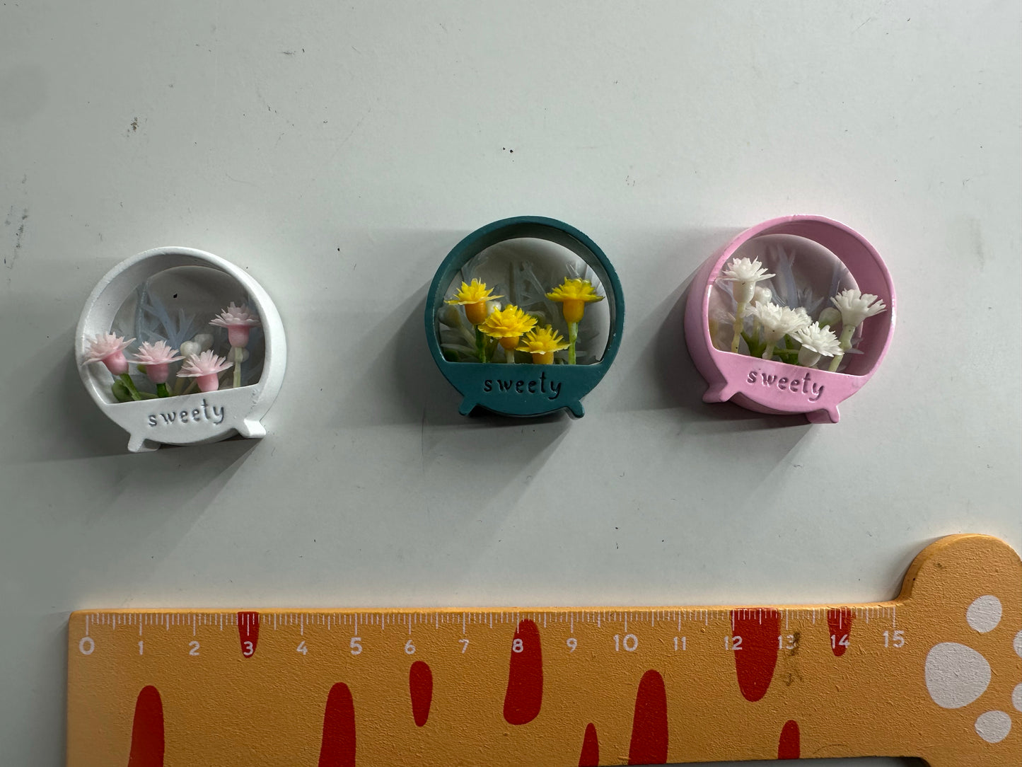 Lily minis-dollhouse Iron storage flower blue wall hanging