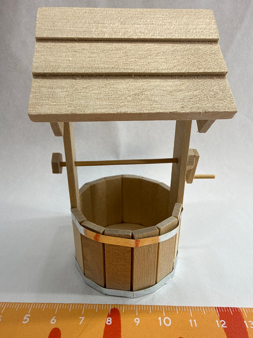 Lily minis-dollhouse Shake the water well