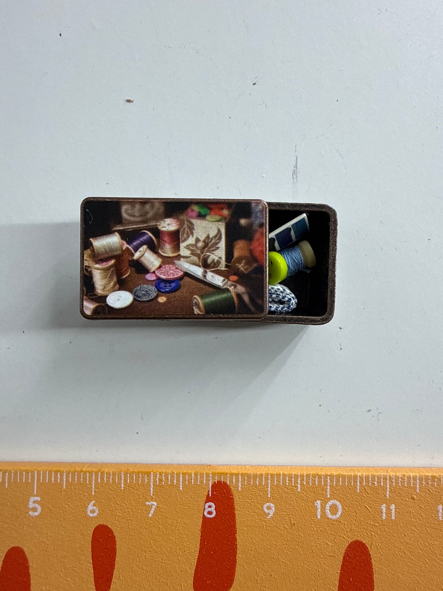 Lily minis-dollhouse Metal needle and thread box