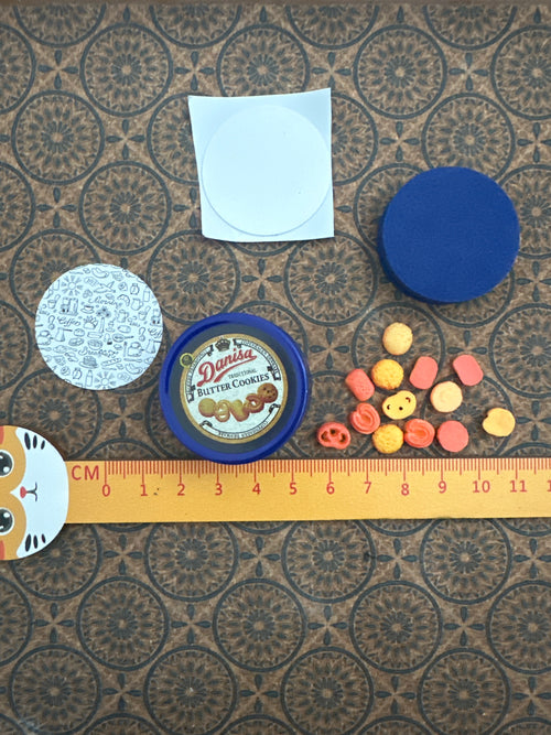 Lily minis-dollhouse miniature Danish cookie set