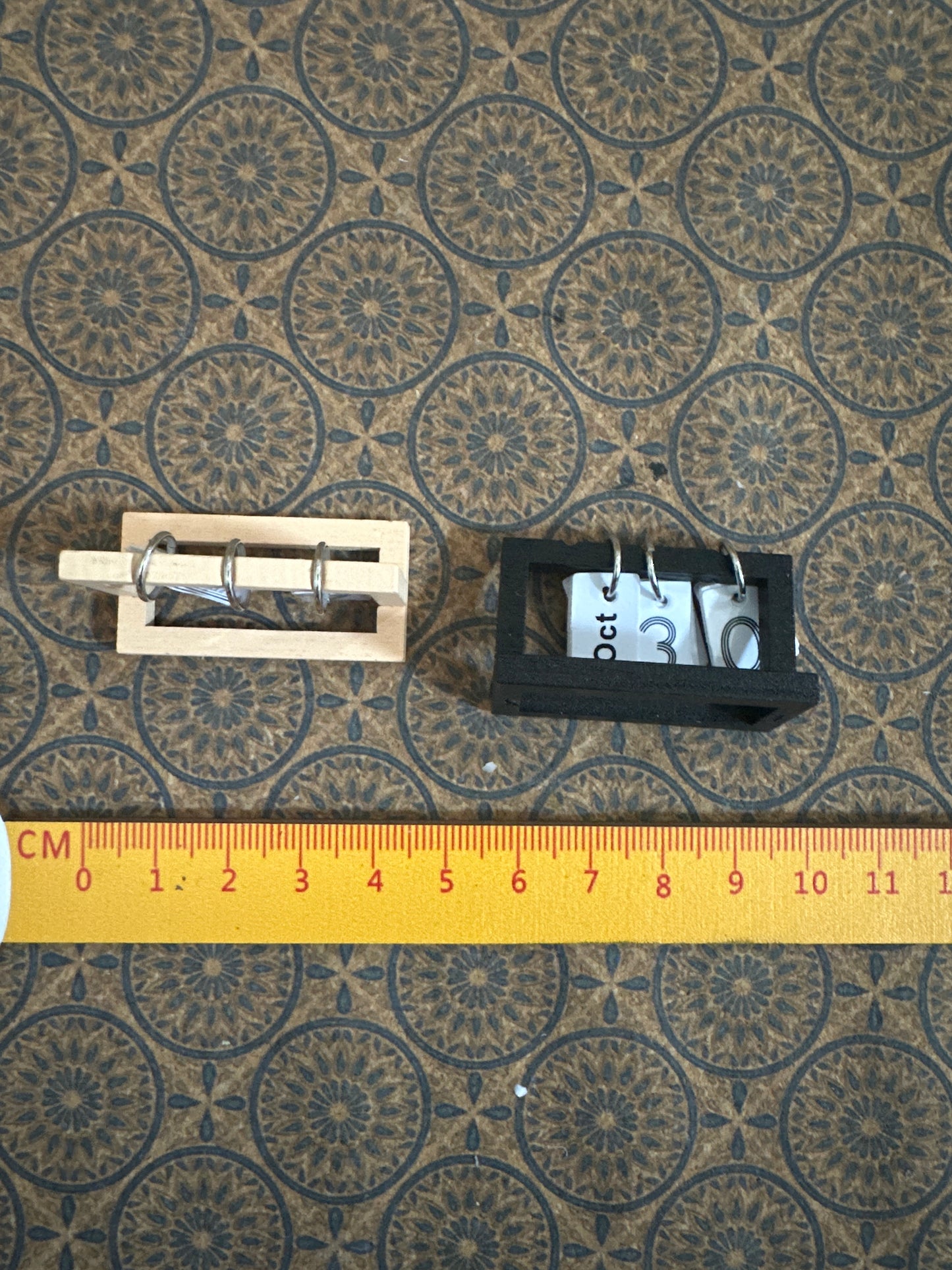 Lily minis-dollhouse miniature Calendar