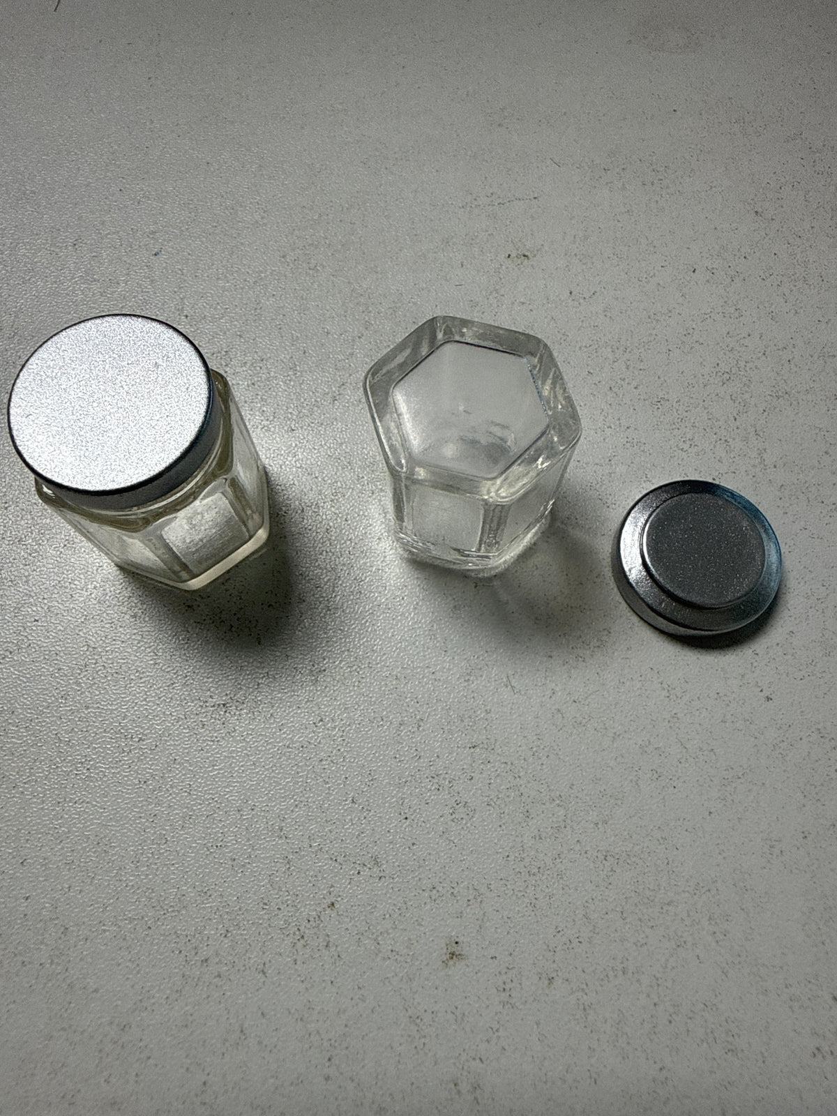 Lily minis-dollhouse A large transparent jar