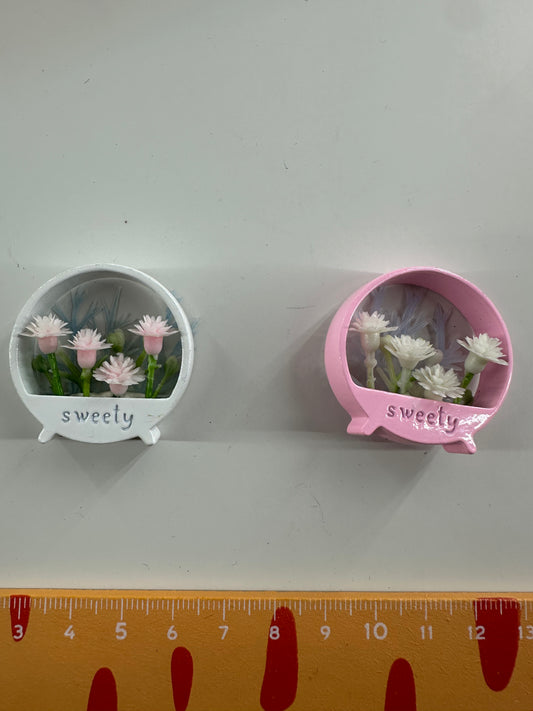 Lily minis-dollhouse Wrought Iron Flower Pot