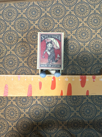 Lily minis-dollhouse miniature Drawer cat