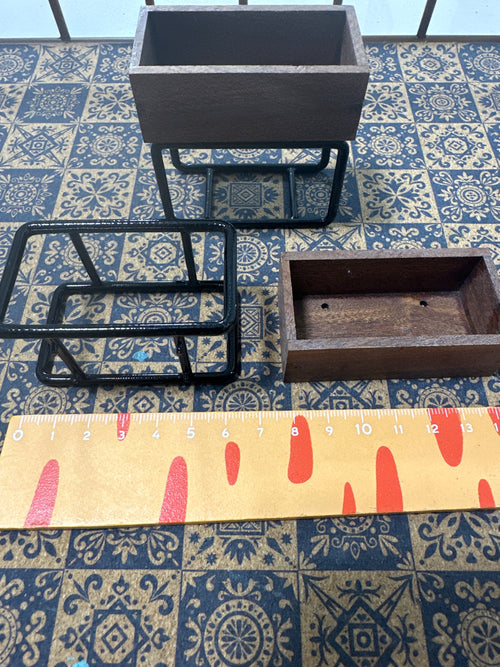 Lily minis-dollhouse miniature Shelf for holding potted flowers