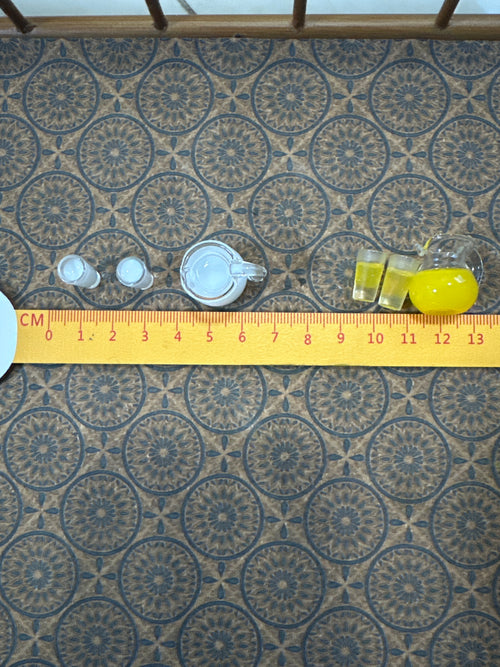 Lily minis-dollhouse miniature Drink set