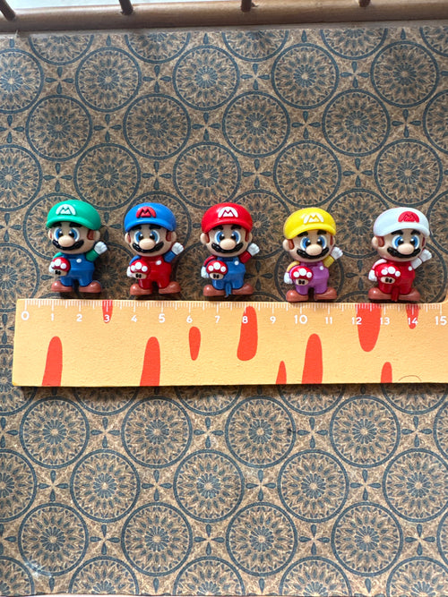 Lily minis-dollhouse miniature Mario Mini Figure Random styles2 pcs