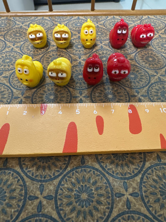 Lily minis-dollhouse miniature larva 2pcs