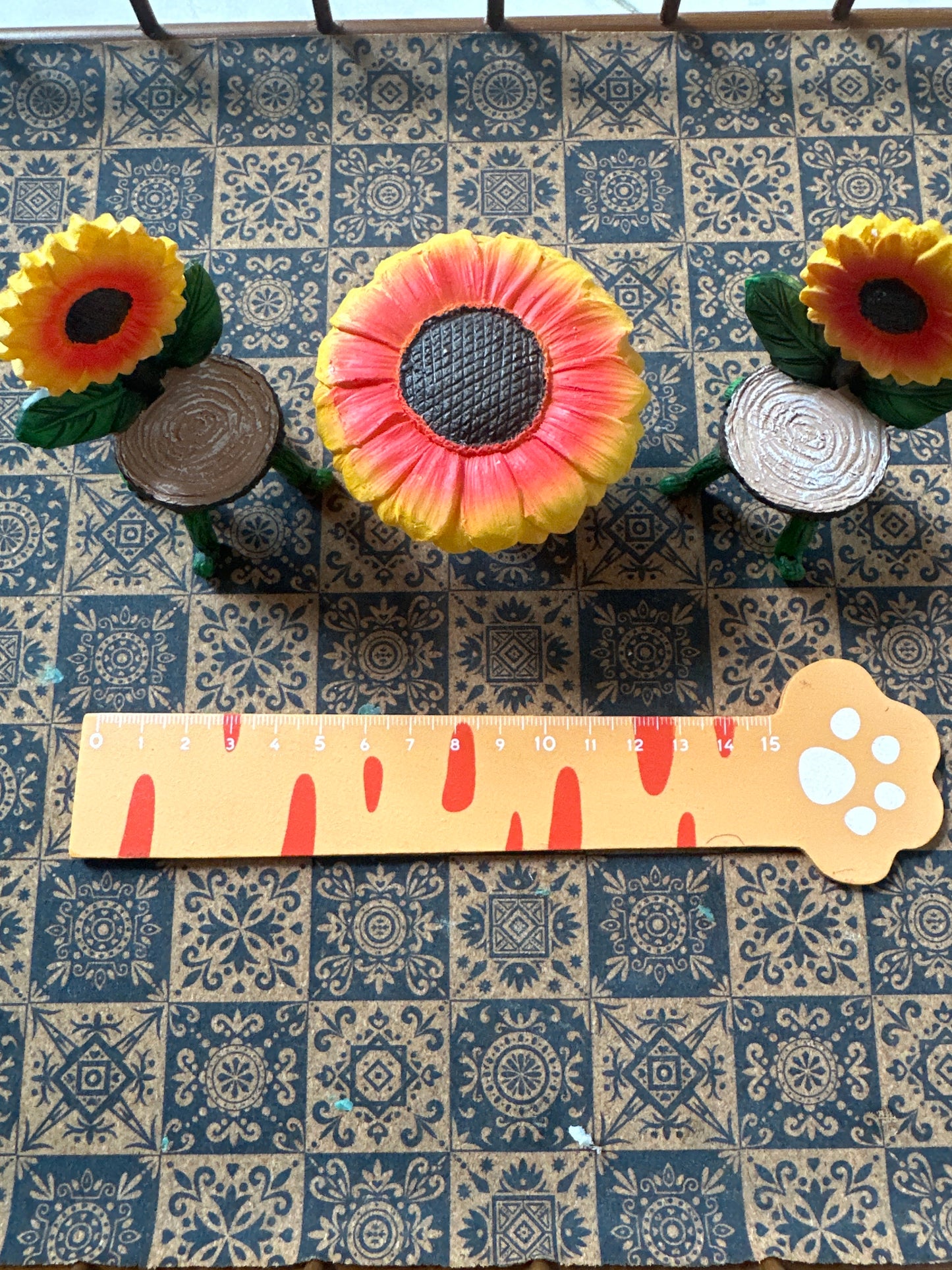 Lily minis-dollhouse miniature Sunflower table and chair set