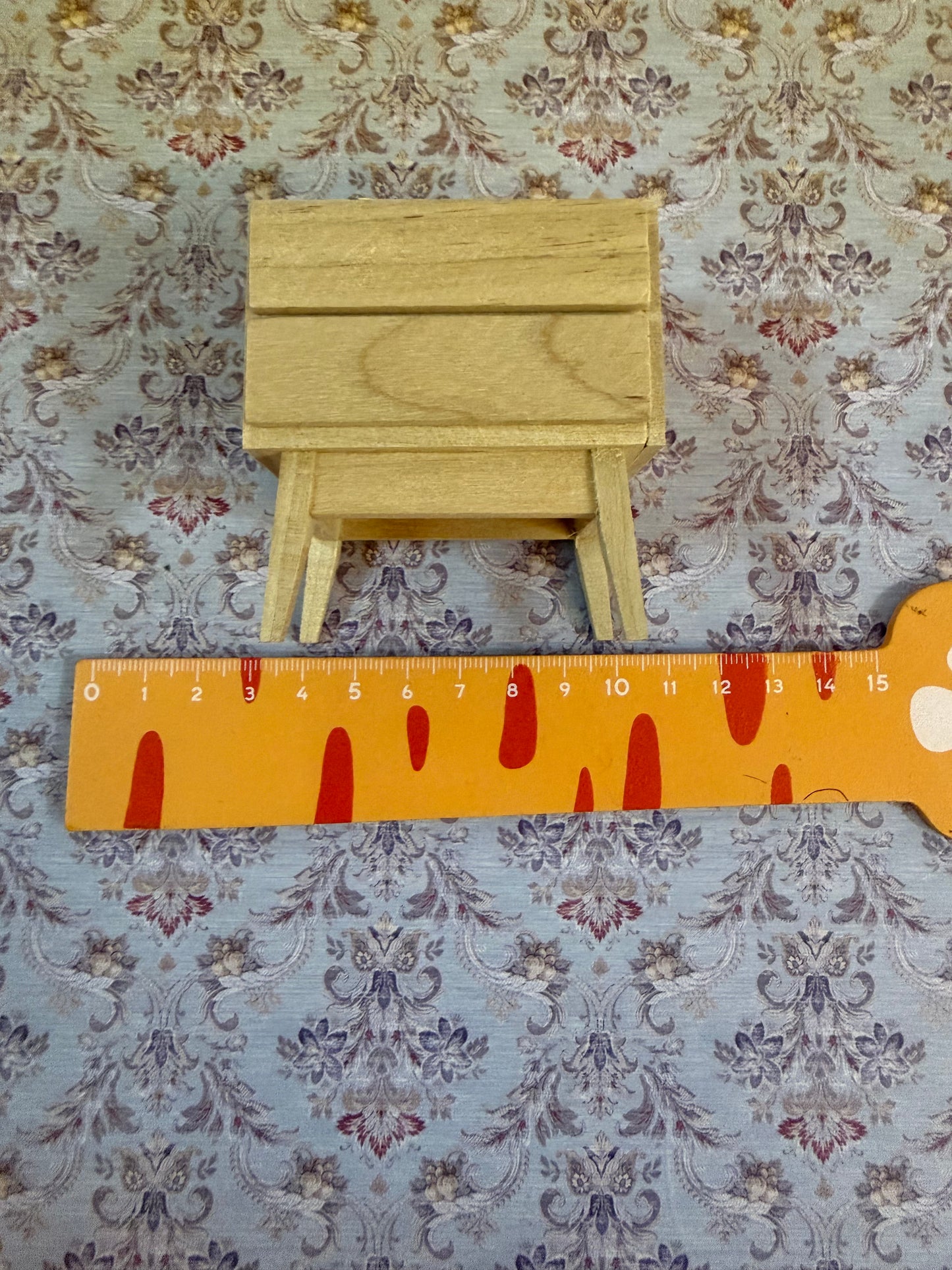 Lily minis-dollhouse miniature school desk