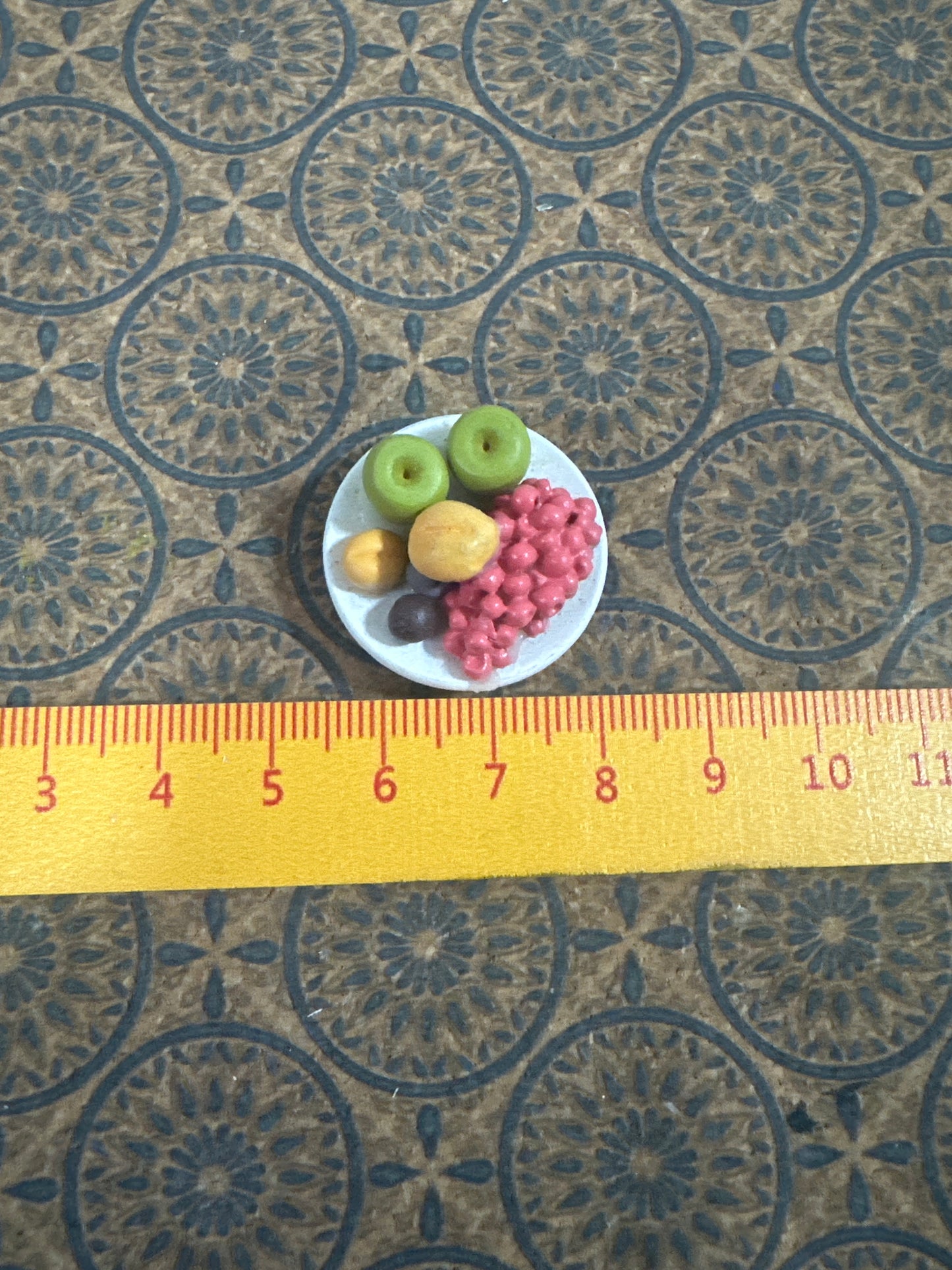 Lily minis-dollhouse miniature Fruit plate model