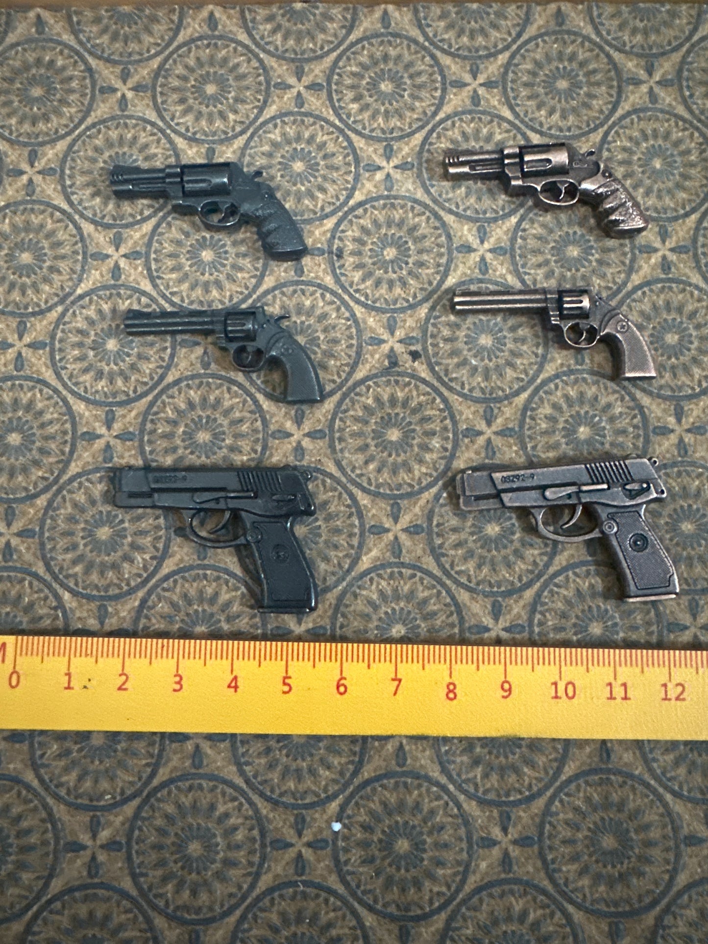 Lily minis-dollhouse miniature Metal G*n model