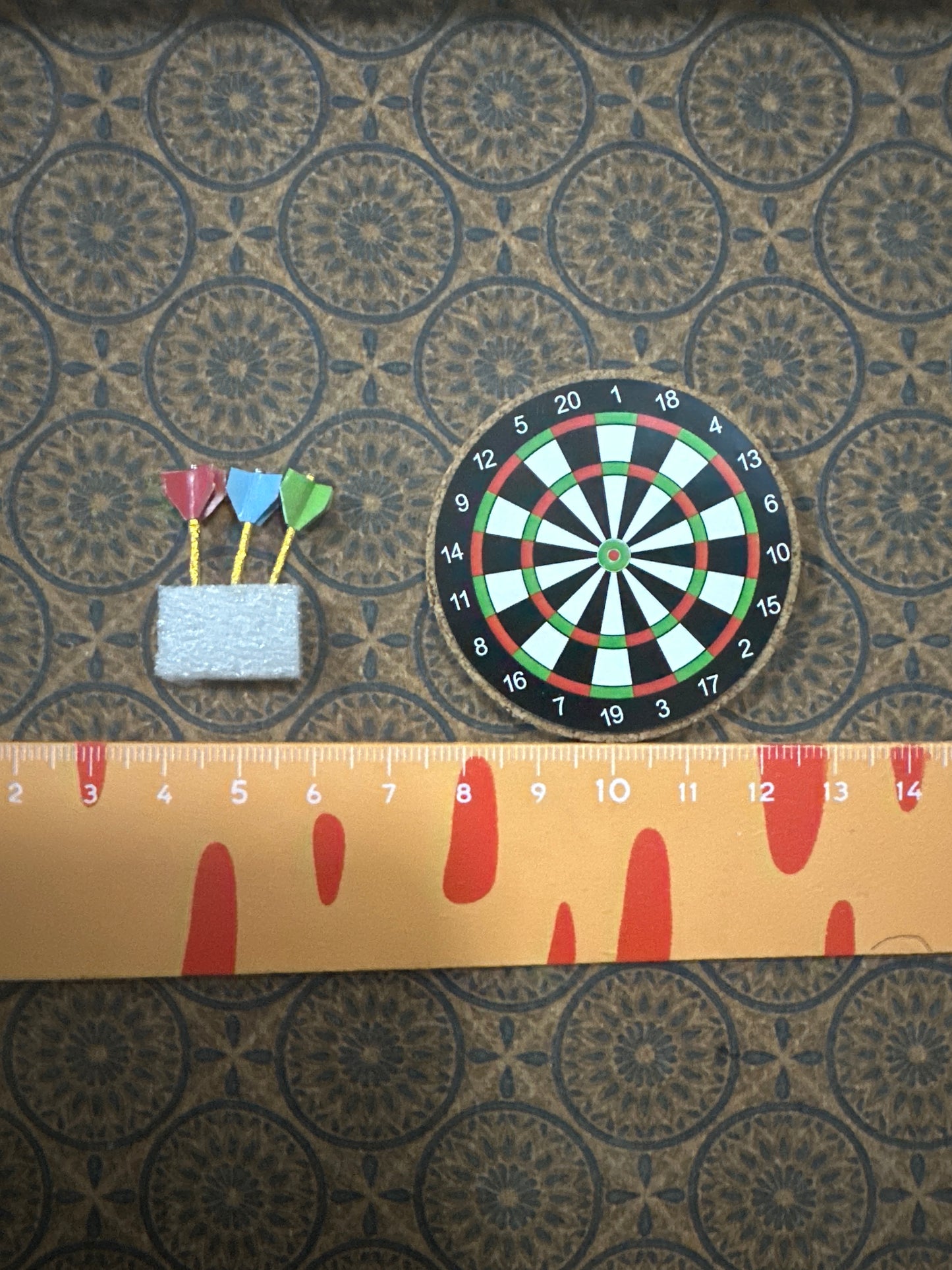 Lily minis-dollhouse miniature Dartboard