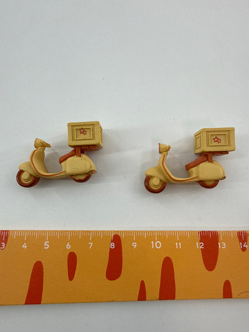 Lily minis-dollhouse  Takeaway car 1pcs
