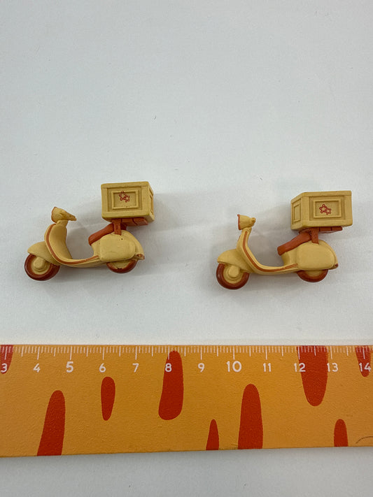 Lily minis-dollhouse  Takeaway car 1pcs