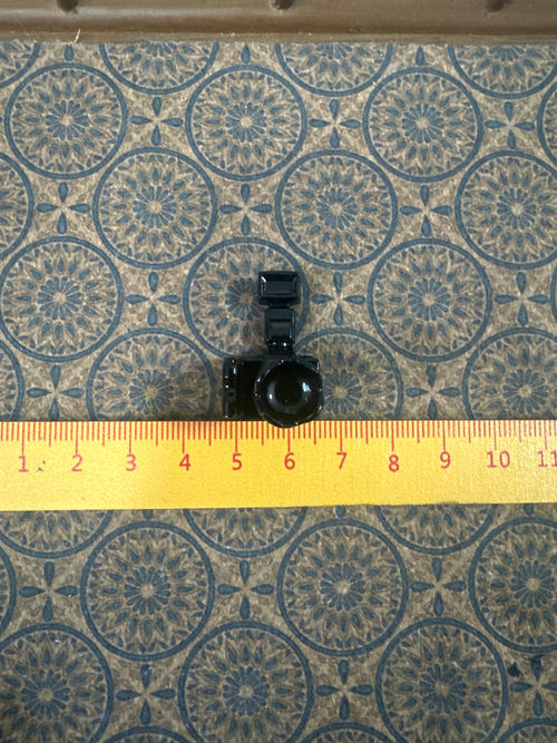 Lily minis-dollhouse miniature Metal camera model
