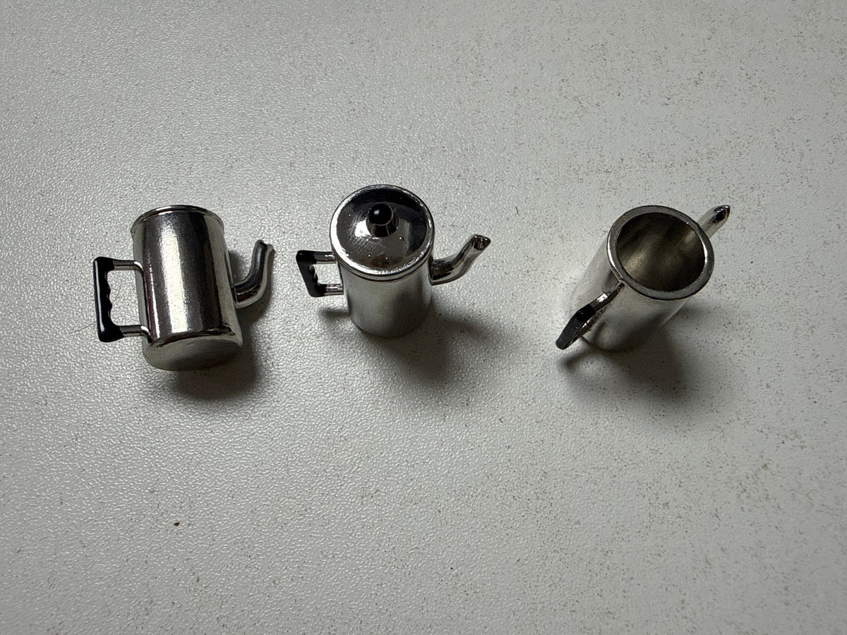 Lily minis-dollhouse Metal kettle 1pcs