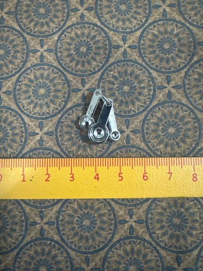 Lily minis-dollhouse miniature Metal kitchen utensils