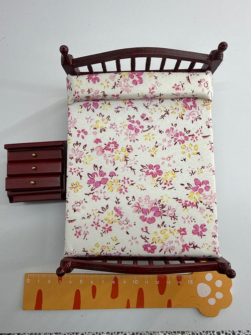 Lily minis-dollhouse Bed