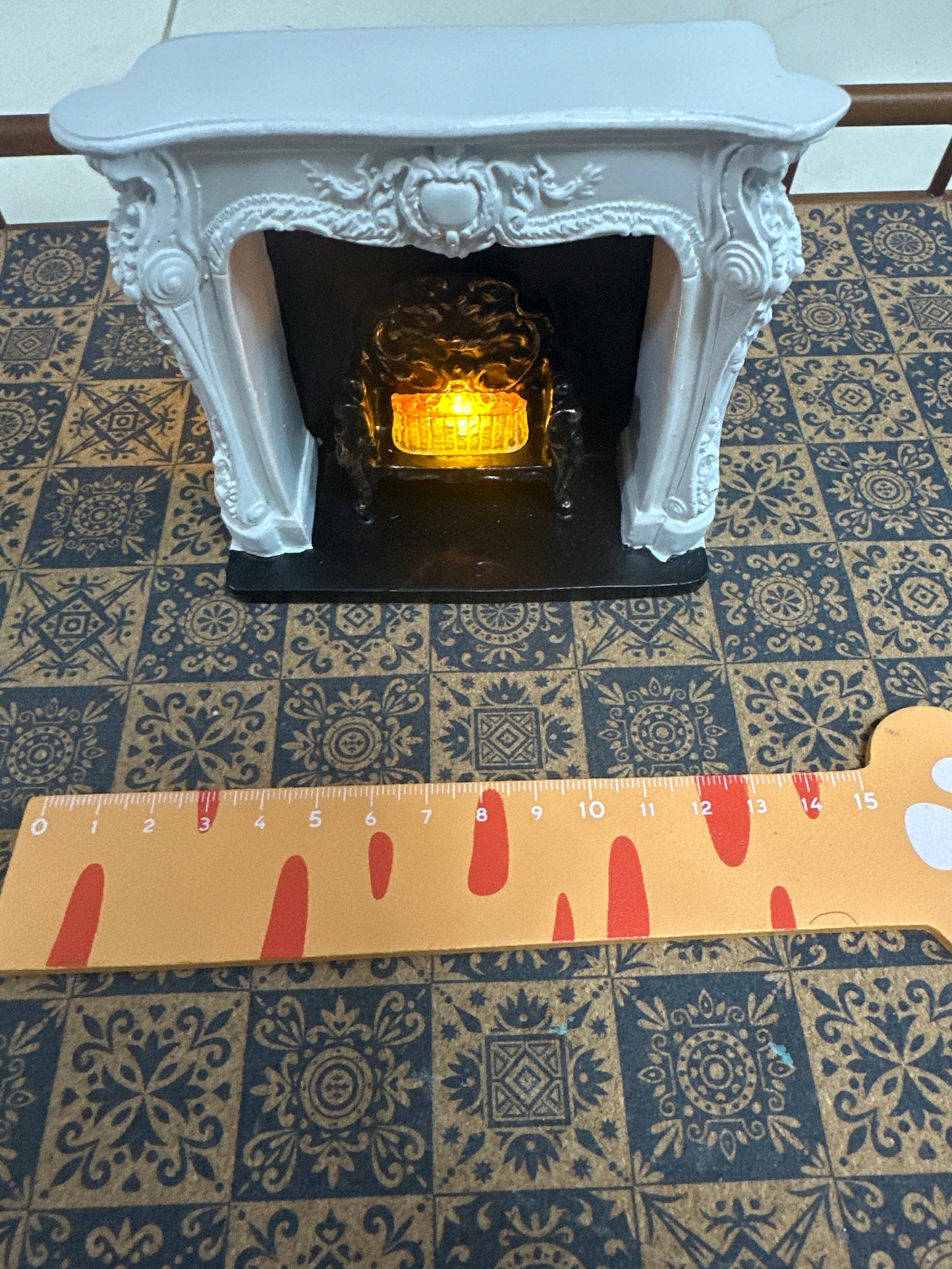 Lily minis-dollhouse miniature Fireplace