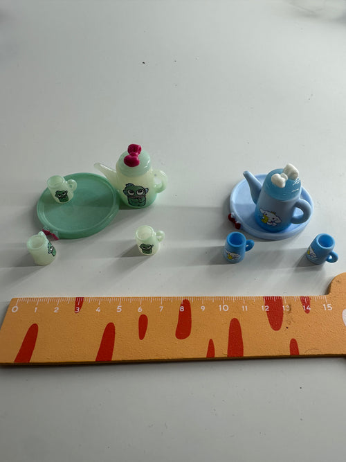 Lily minis-dollhouse  Fun Teapot 1pcs  Random style