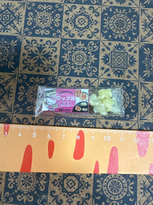 Lily minis-dollhouse miniature HK Waffes