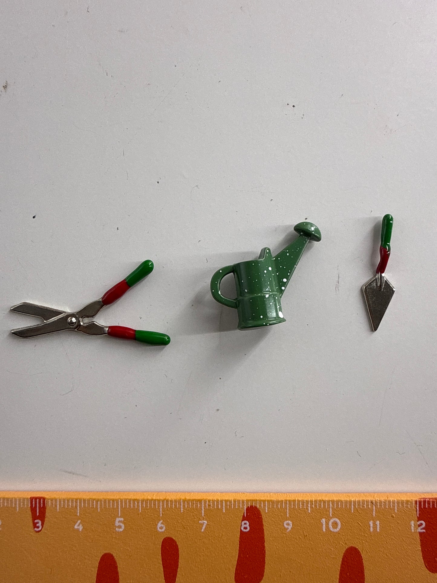 Lily minis-dollhouse Gardening tool set