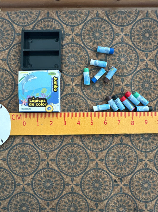 Lily minis-dollhouse miniature Crayon set