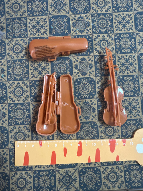 Lily minis-dollhouse miniature Violin