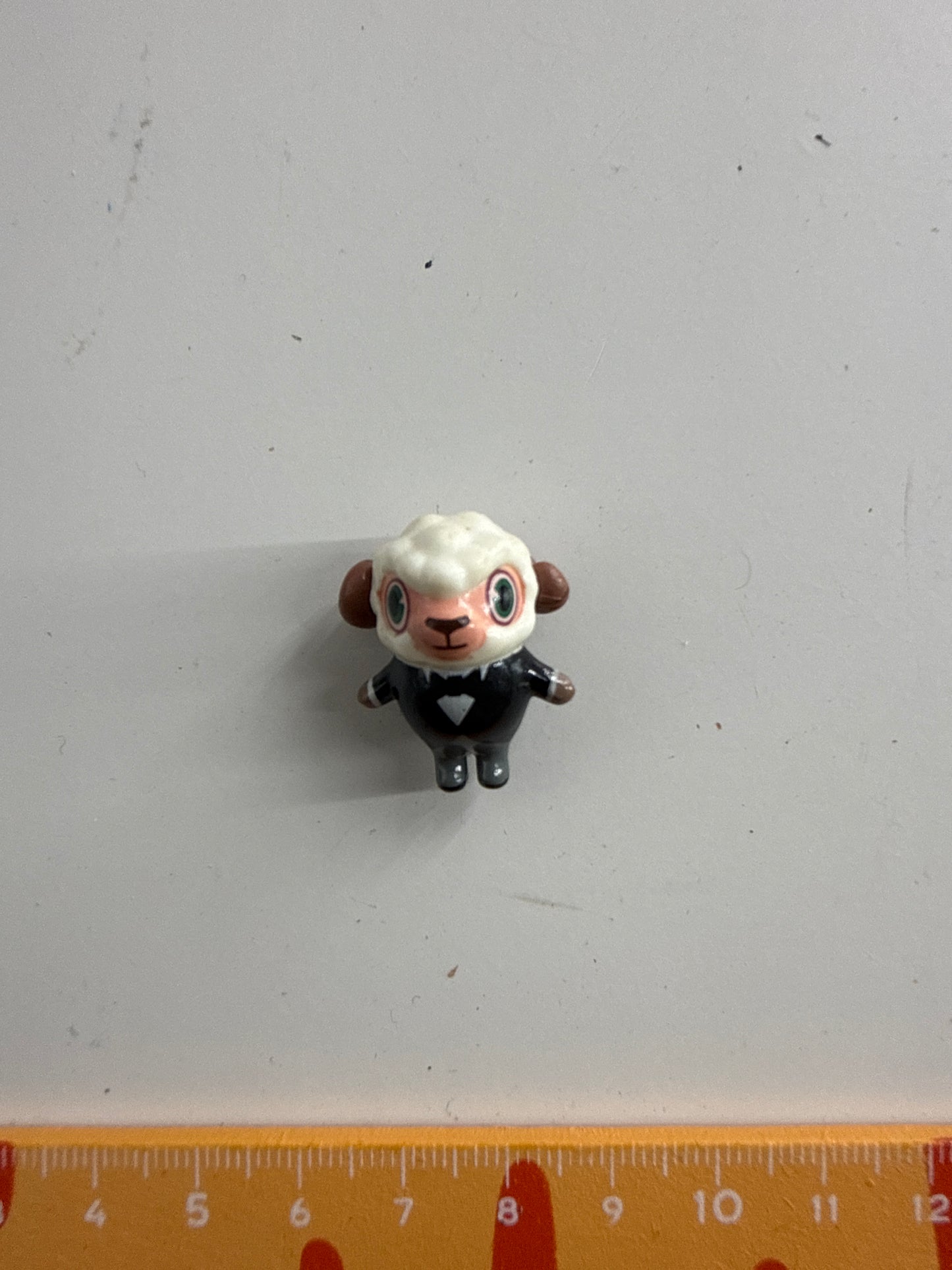 Lily minis-dollhouse Gentleman lamb
