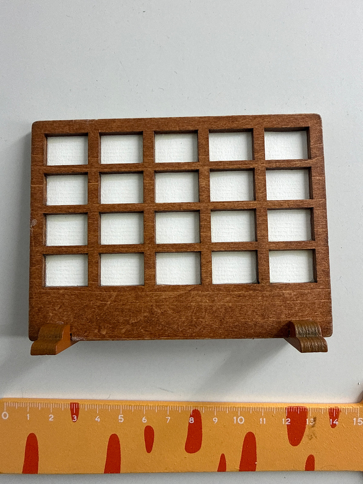 Lily minis-dollhouse Wooden frame screen