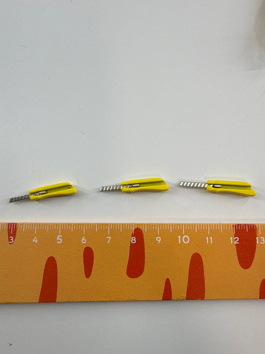 Lily minis-dollhouse Art knife 1pcs