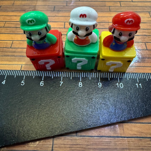 Lily minis-dollhouse miniature Mari-o cans 3 pcs