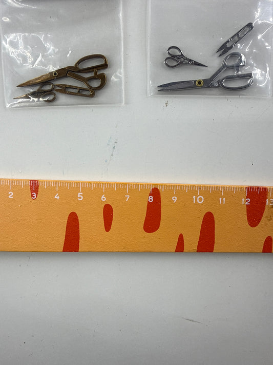 Lily minis-dollhouse Scissor set