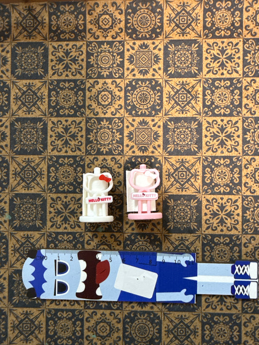 Lily minis-dollhouse Kitty Paper roll holder