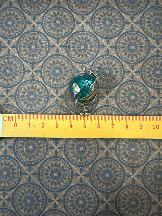 Lily minis-dollhouse miniature Metal globe