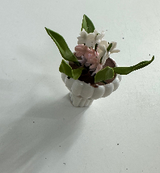 Lily minis-dollhouse  Garden flower pots and planters