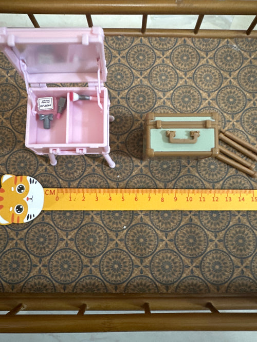 Lily minis-dollhouse miniature Make-up box