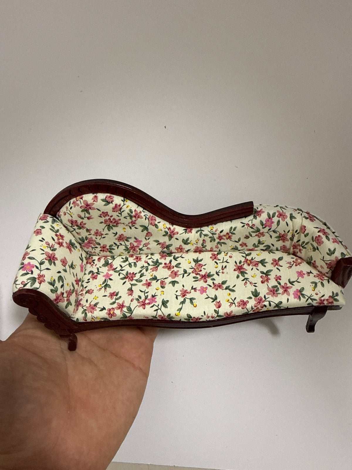 Lily minis-dollhouse Wooden sofa and chair