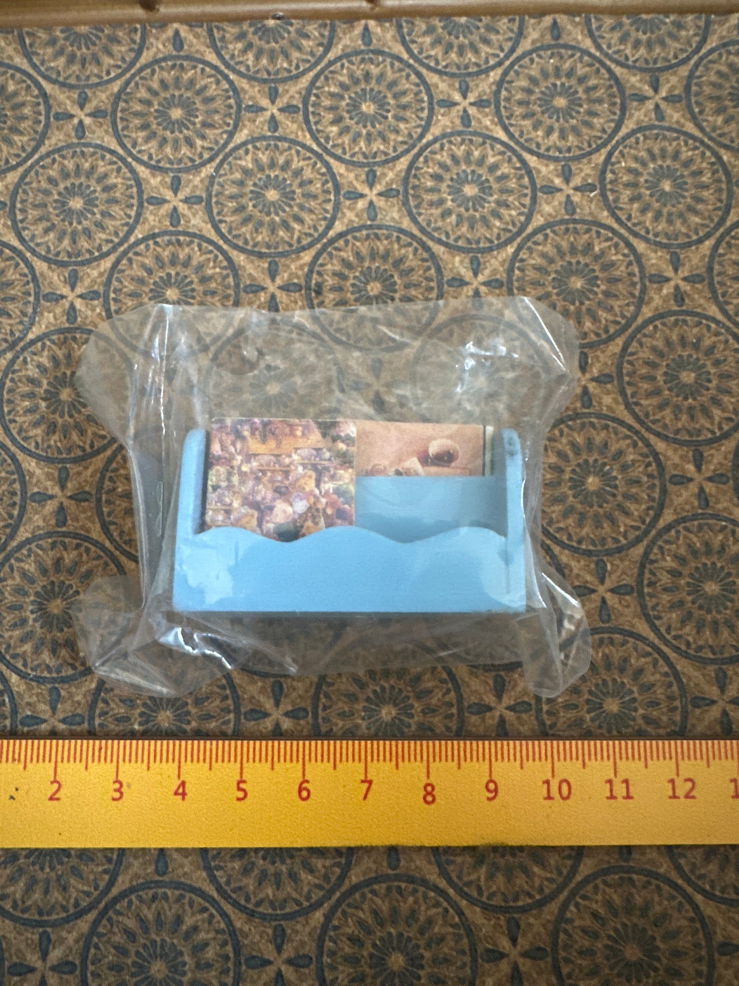 Lily minis-dollhouse miniature Wooden shelf