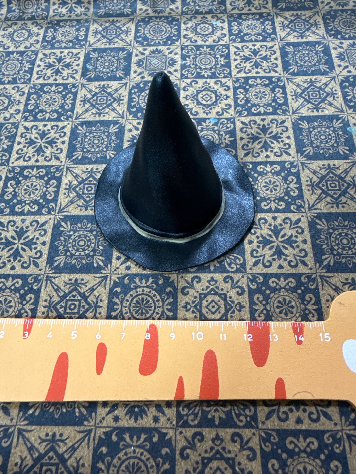 Lily minis-dollhouse Magic hat