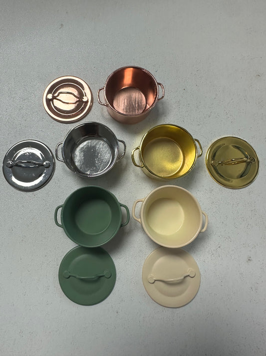 Lily minis-dollhouse Metal mini pot